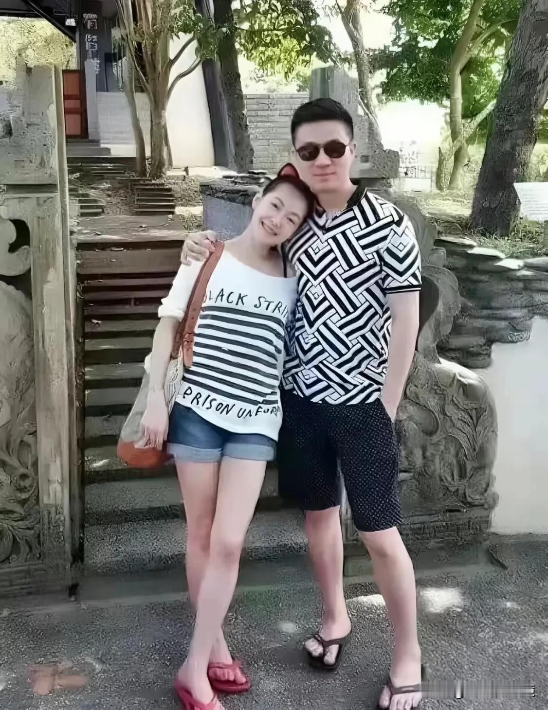 这两姐妹的婚姻家庭形成了鲜明的对比，以前大s嫁给汪小菲的时候，很多人都以为她嫁入