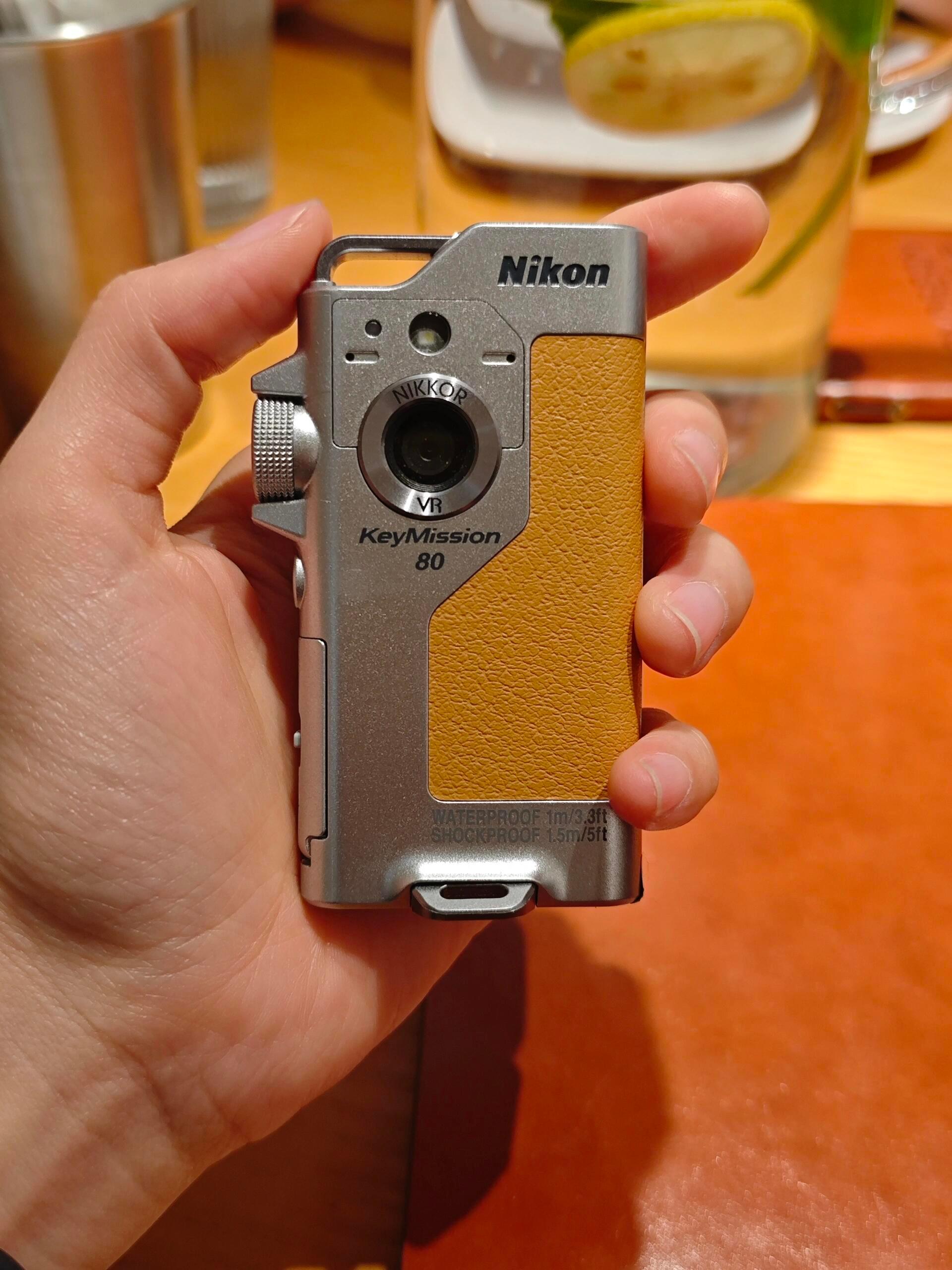 打火机也能拍照了[doge]小巧迷你的尼康keymission 80定焦镜头有正