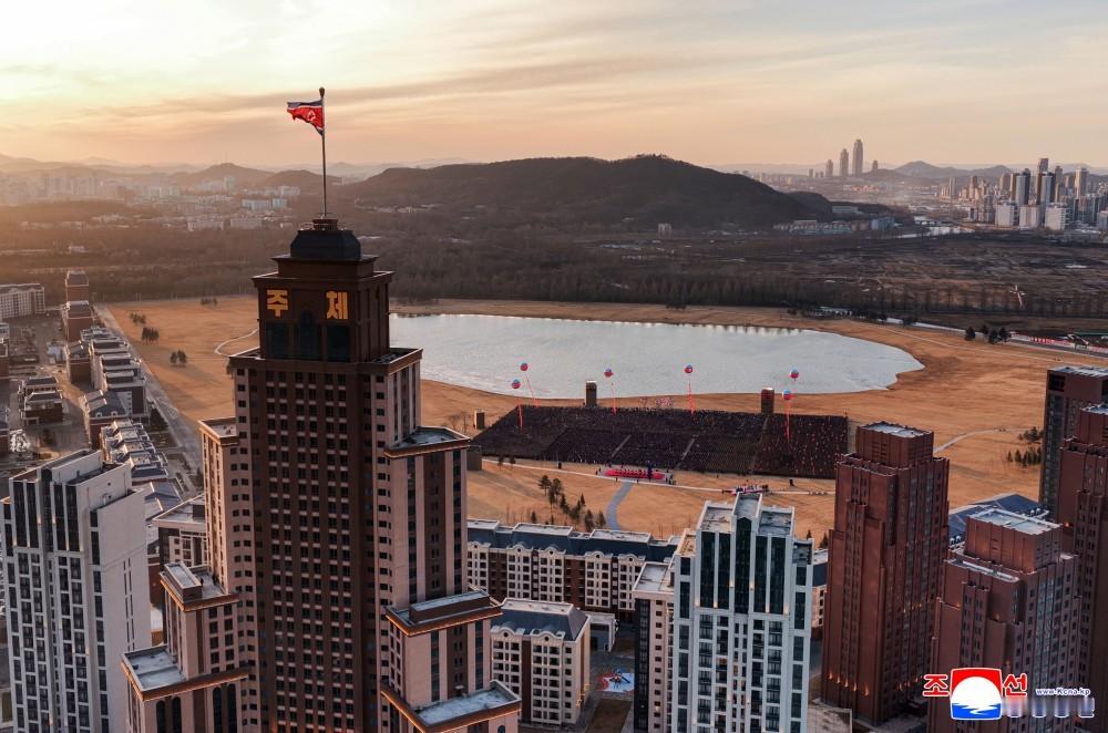 🔴【新星大街竣工典礼隆重举行】(2)新星大街的家家户户都凝聚着金正恩同志为烈属