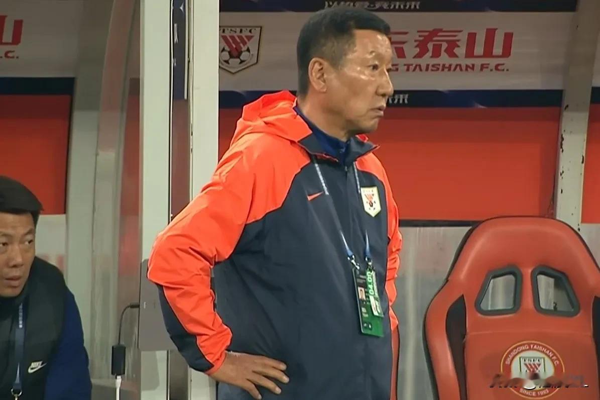 “南”关难过，泰山主场被十人河南队2:2逼平。如果还能以阵容不整来解释这场平局确