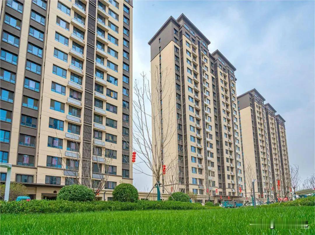 别再盯房价了！现在房子最大的风险，是根本卖不掉！
 
一位干房产中介的小伙子说的