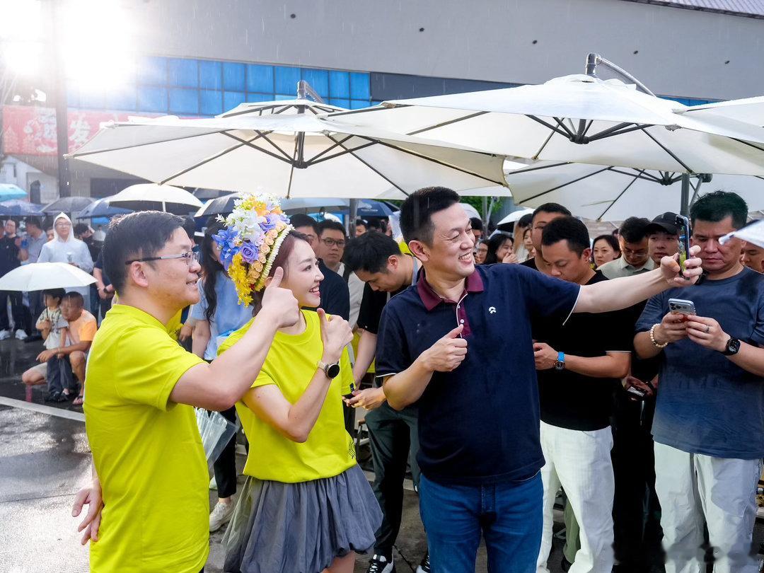 蔚来换电网络建设已经形成规模化网络效应，为用户带来“加电和加油一样方便”的差异化