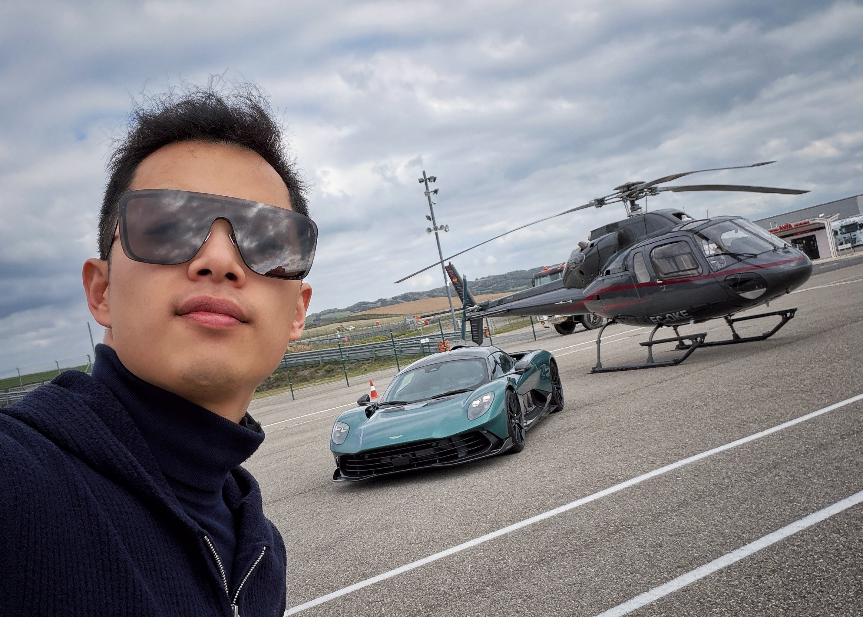 晚上还有事，得坐直升机下班了🚁 欣哲频道阿斯顿马丁阿斯顿马丁valhalla 