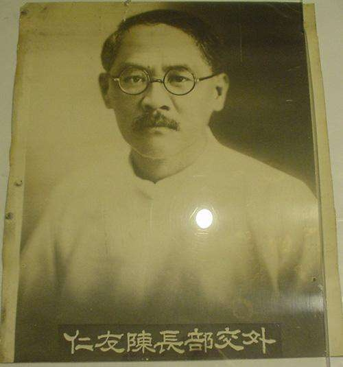 #说个故事清朝灭亡才111年#对清朝刚灭亡的混乱有一个直观印象，来自一个很有意思