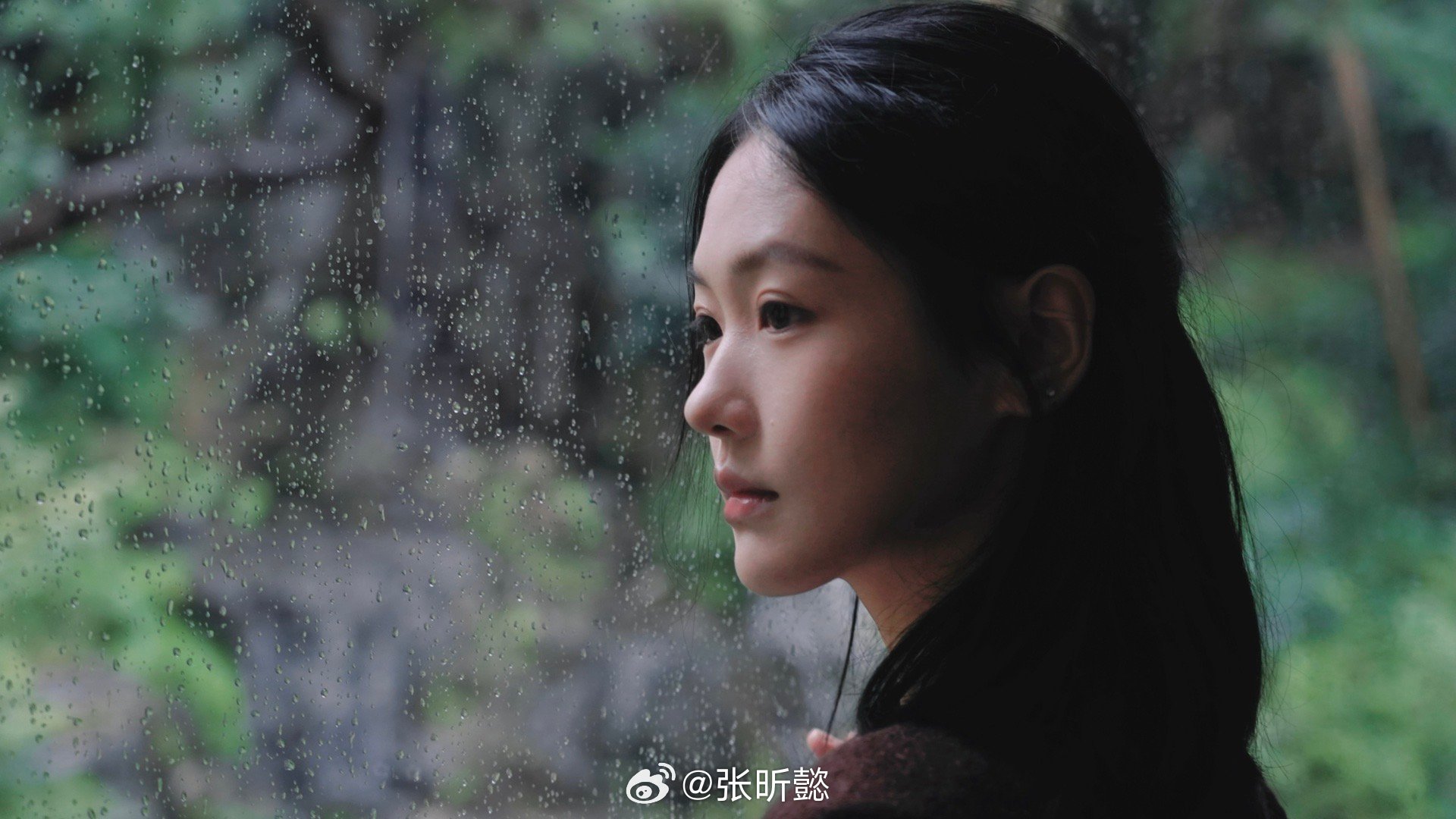 一个雨天。快乐昕球 ​​​