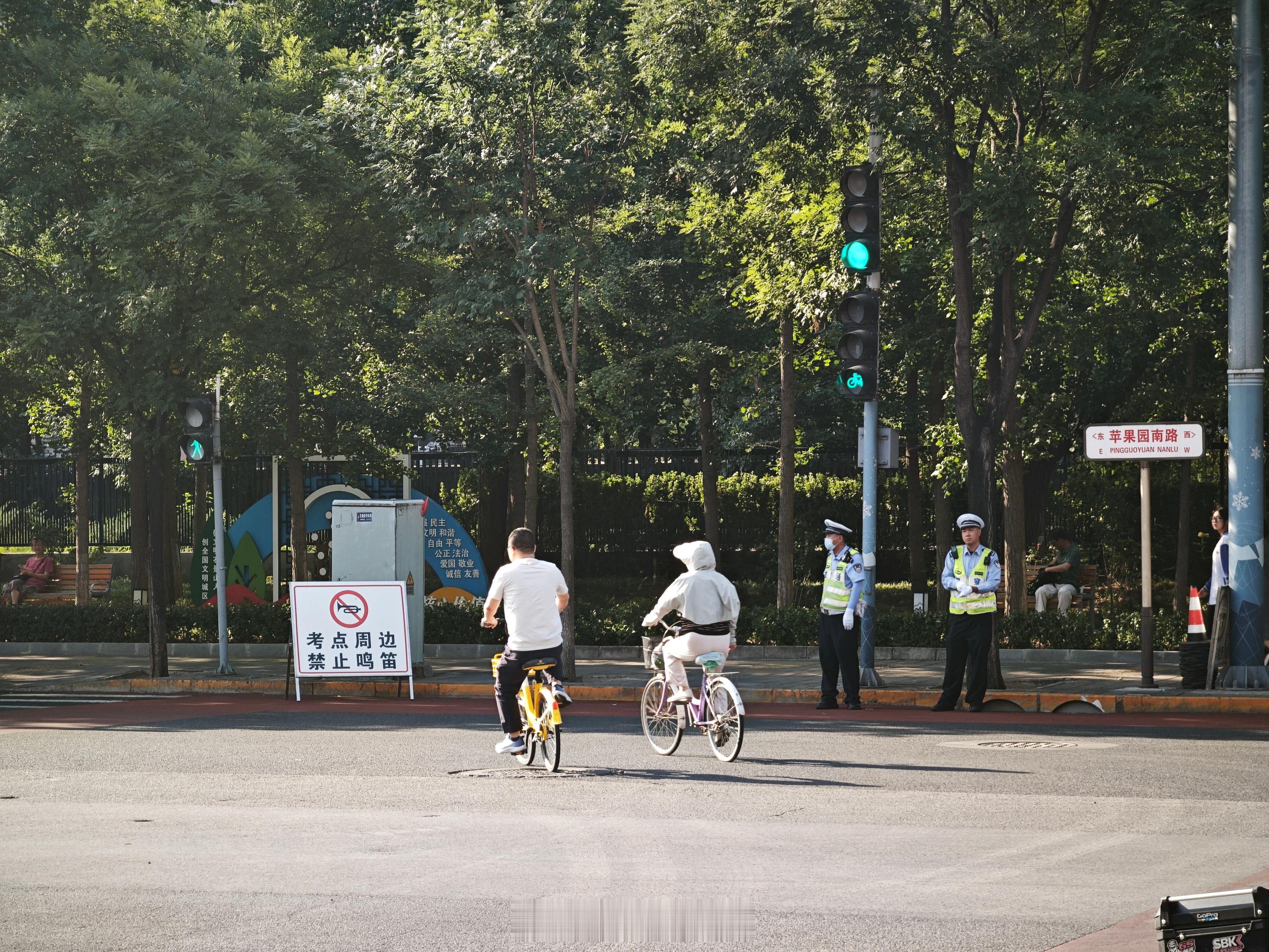 各位同学加油噢，人生只有一场高考（但其实我考了两次[苦涩]），人生也不止一场“高