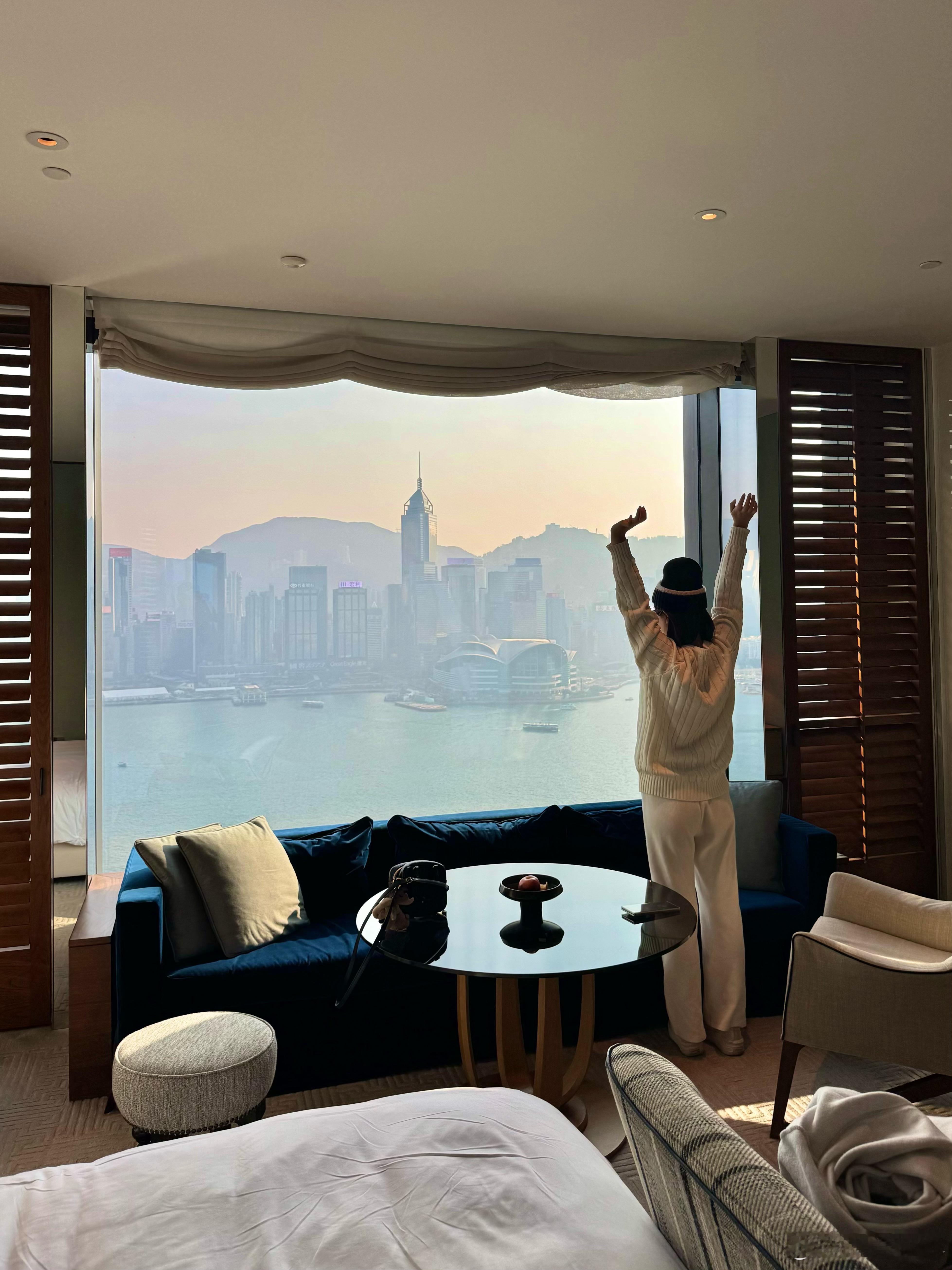 来hk准备跨年咯✌️（提前两天来啥也没干光躺酒店了 瑰丽比丽晶好八百倍我说！！！
