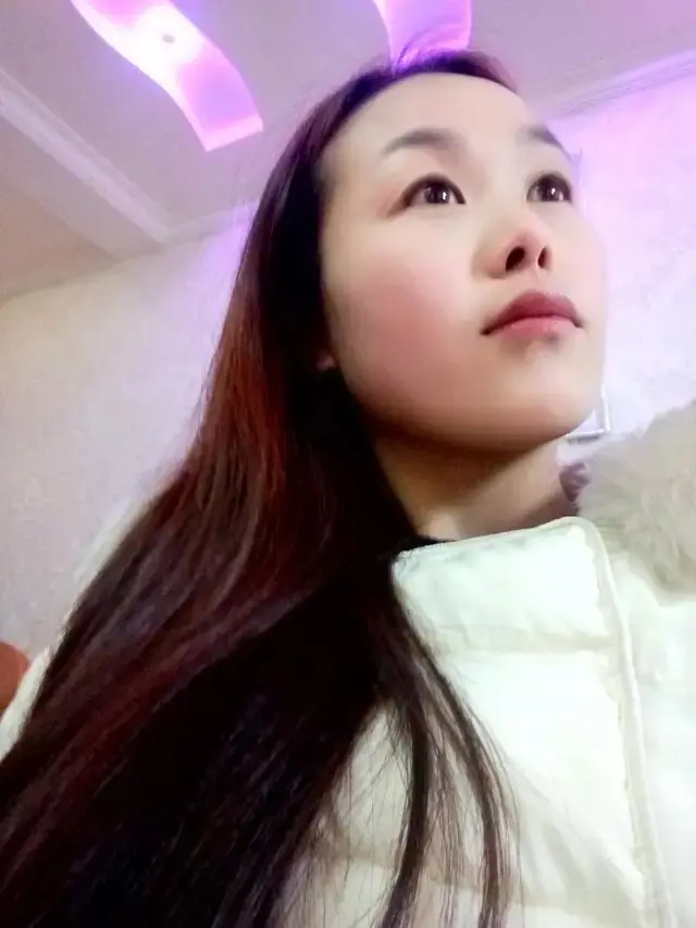 我10几岁就踏入社会，没人教我人情世故，没人教我如何保护自己，更没人教...
