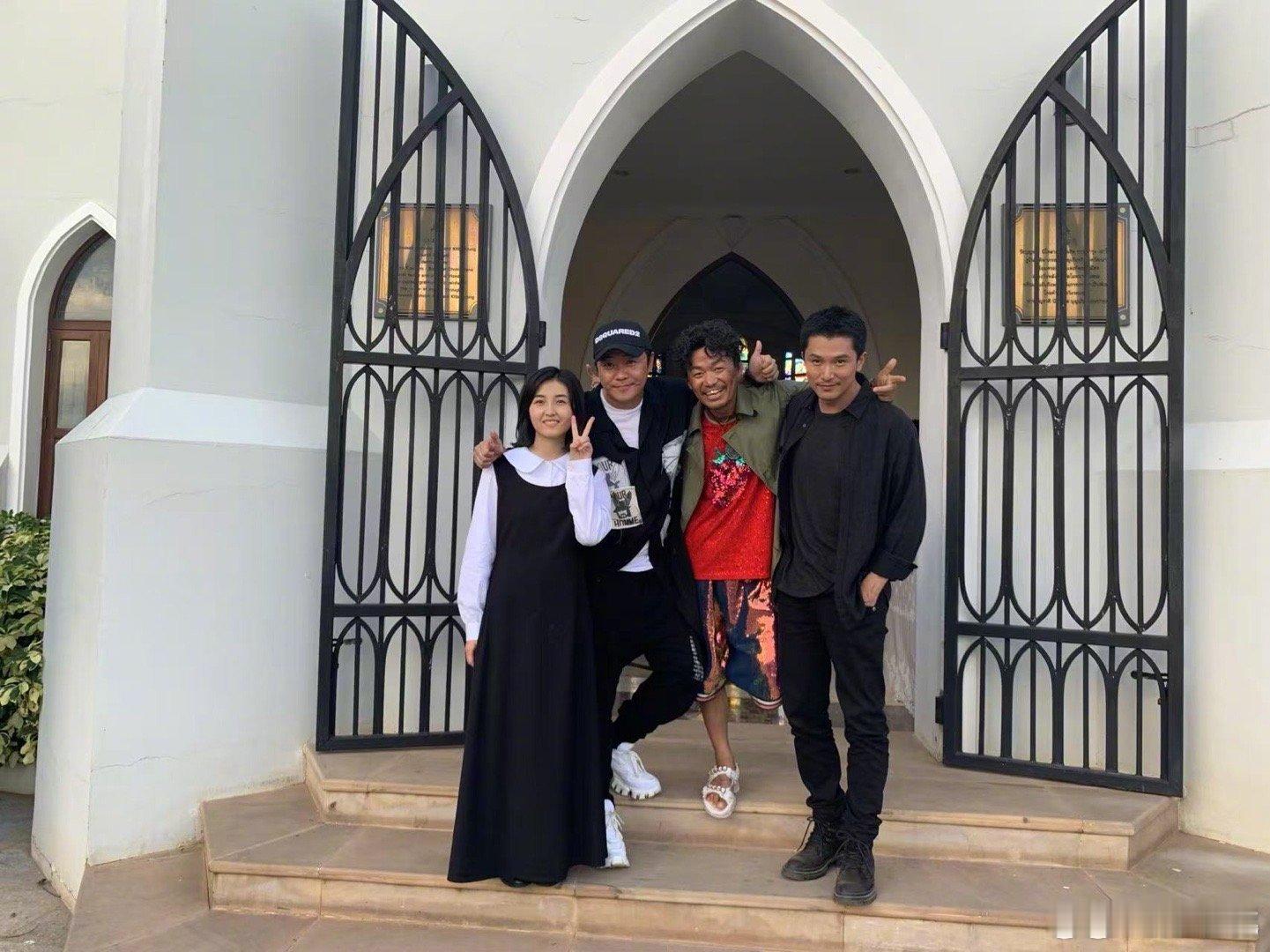 看完花絮想偷唐探母带了 跟着唐仁秦风一路跑了这么多年，从青涩到成熟，从亚洲到世界