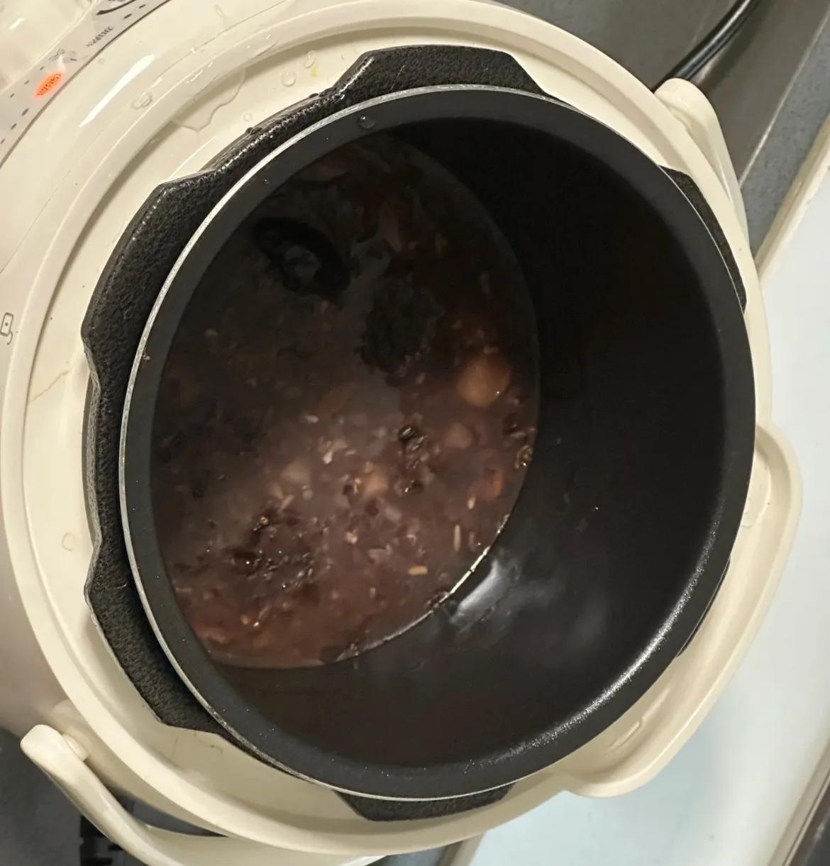 女性要多吃肉，不吃糖。。。。。

每日餐桌上，肉类应是女性不可或缺的选择，搭配安