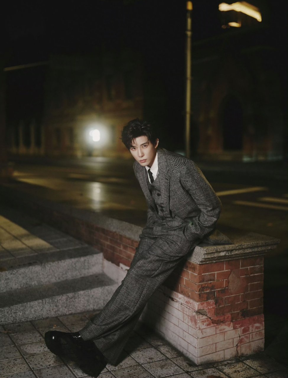 王安宇这组写真又酷又帅