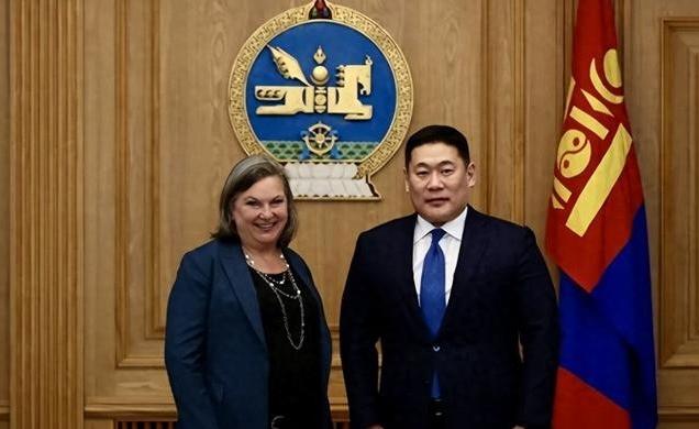 蒙古的亲美派扳倒亲华总理，却把自己也搭了进去！2025年10月，蒙古政坛上演了一