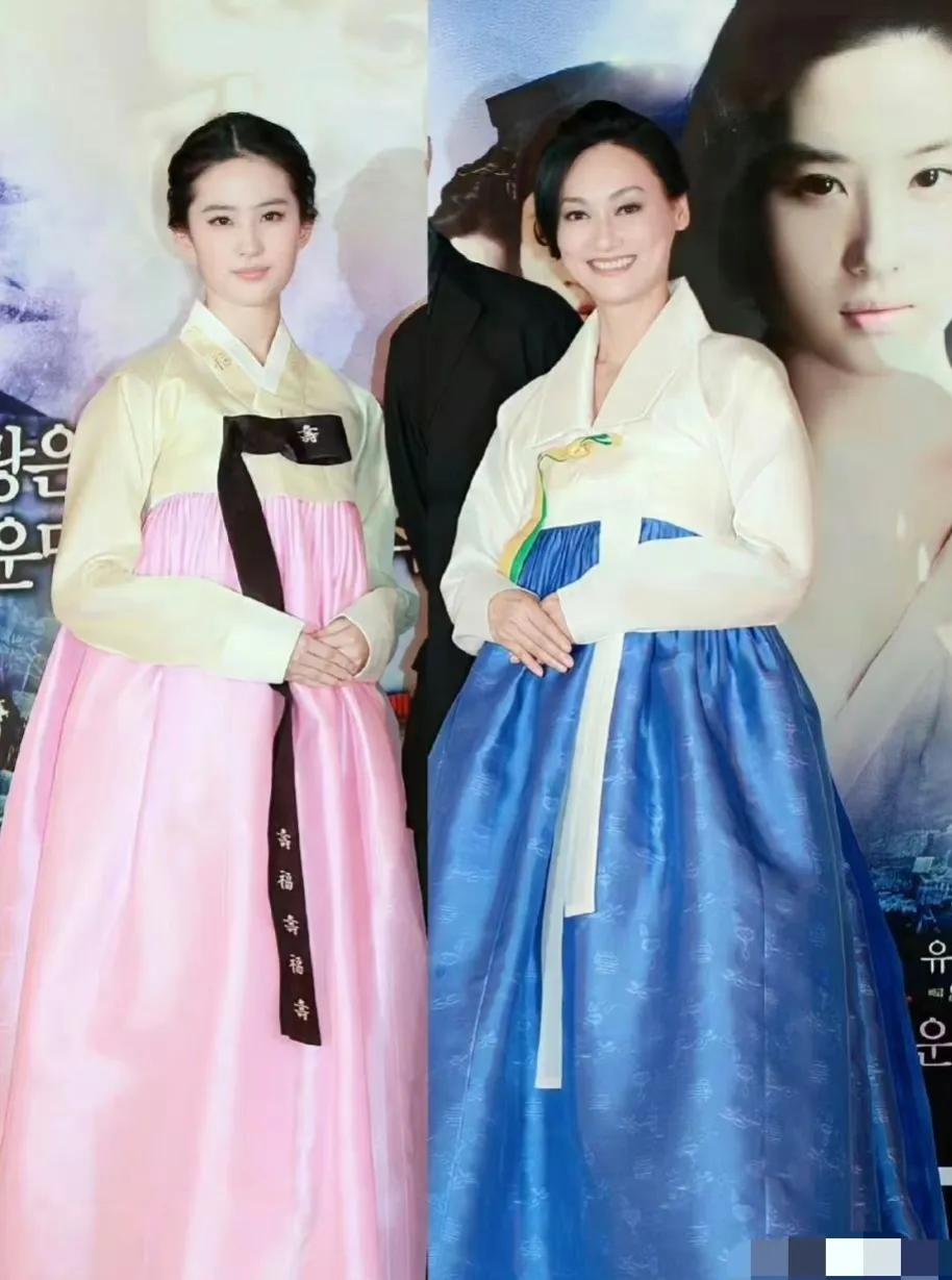 刘亦菲穿韩服也很美。大粉色更衬她的娇嫩白净的皮肤。