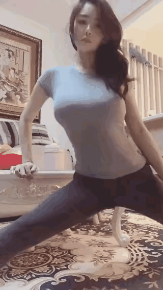 拍视频也是要注意背景的，要不很容易让人误会