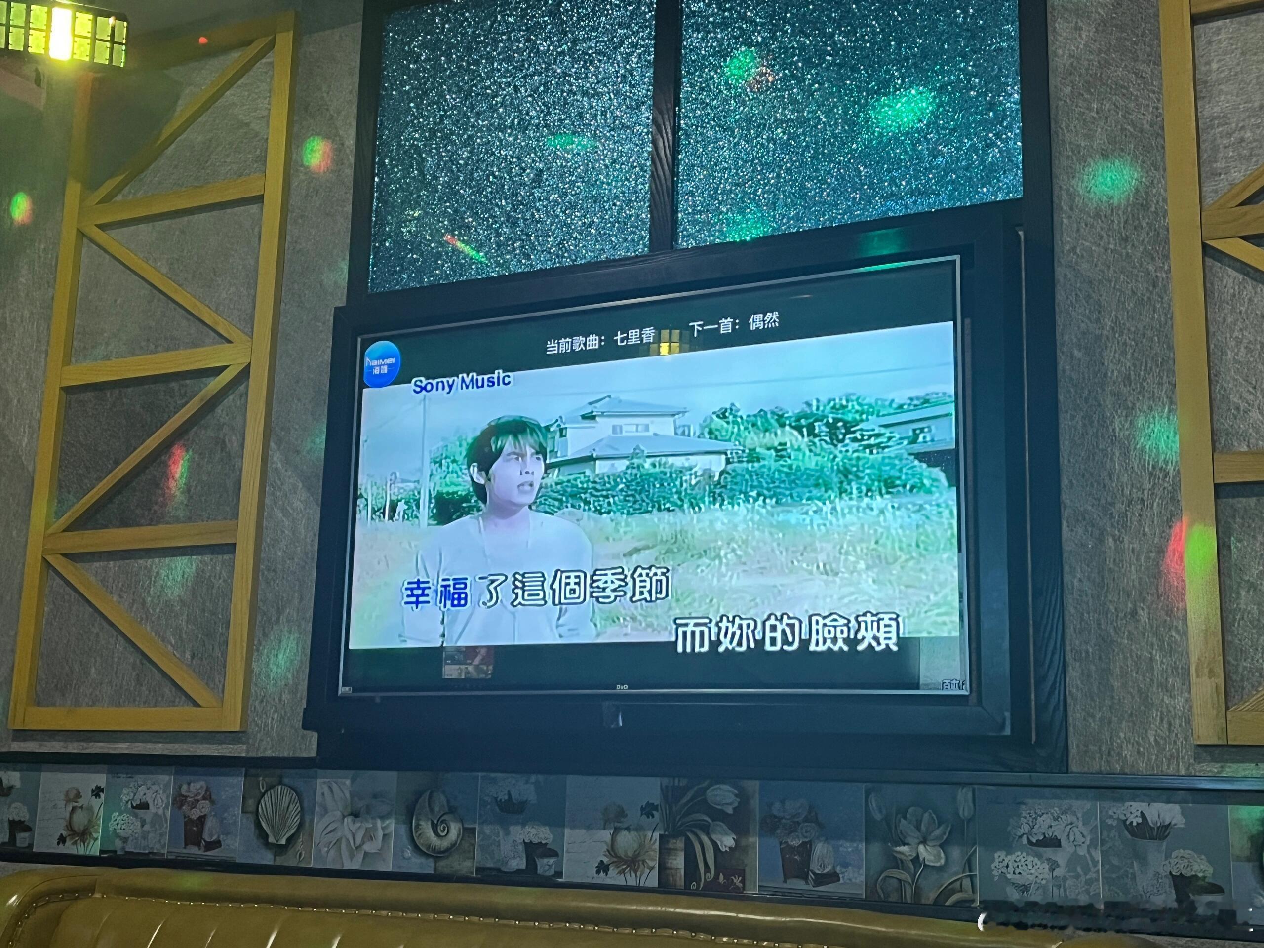 #五音不全适合唱什么歌#五音不全的人在唱歌，这一方面确实是特别的难以选择，毕竟感