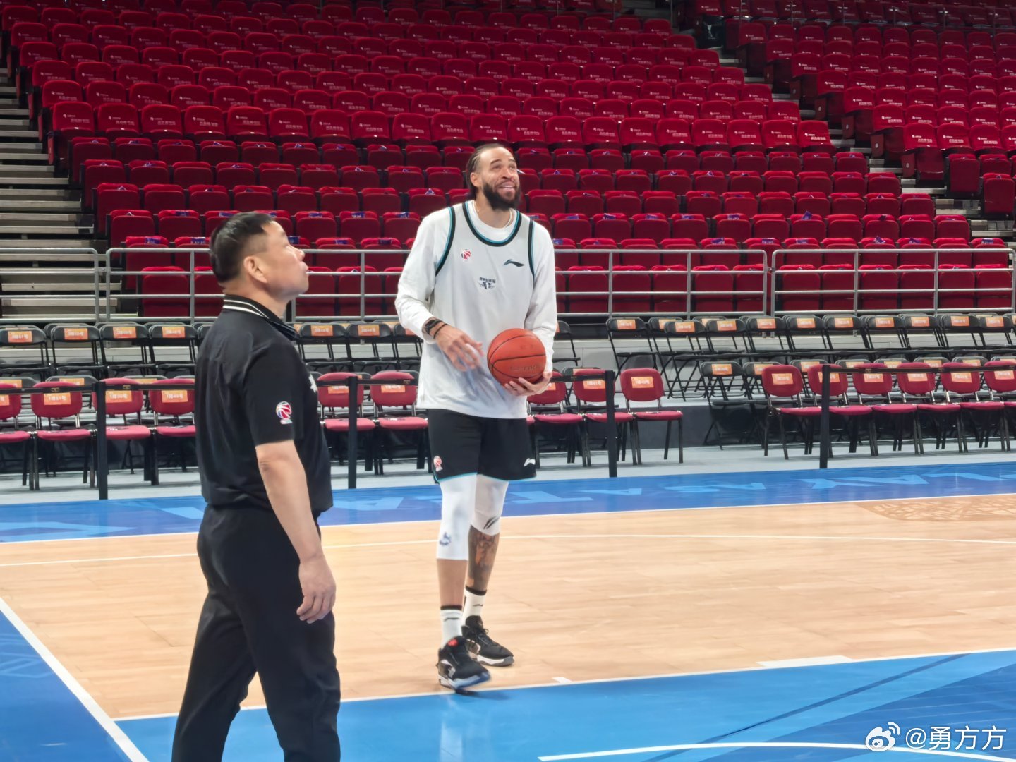 北京首钢 看看基哥身心舒畅，今天他心情真不错