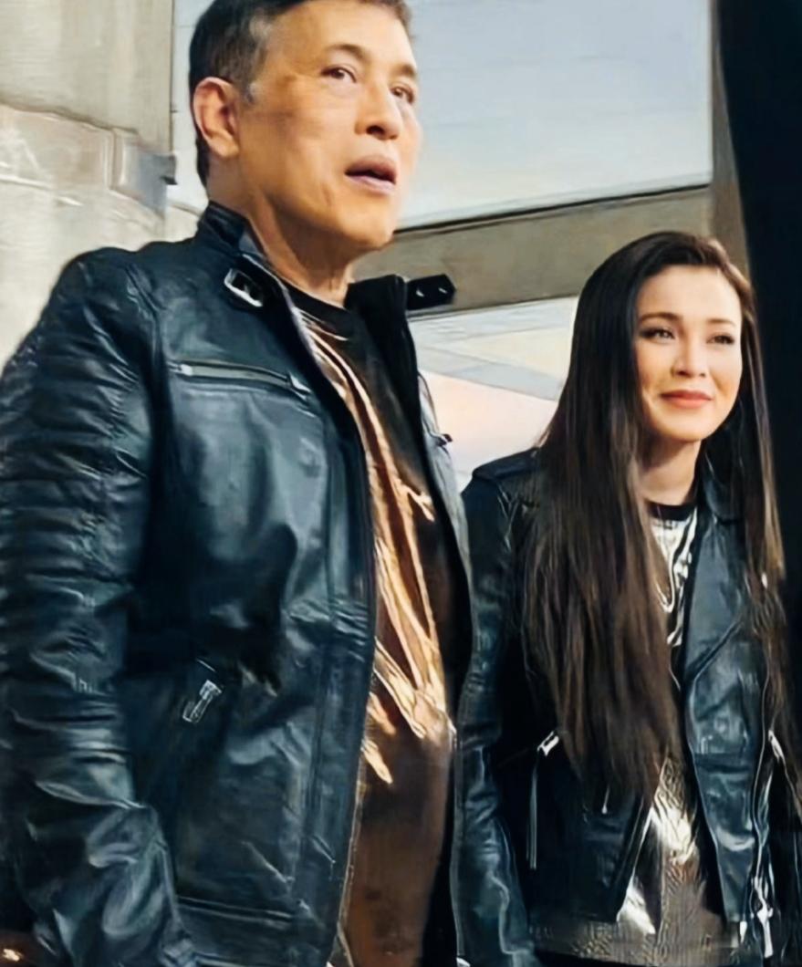 泰国王后苏提达这形象变化是不是很大啊？
苏提达以前的颜值和现在相比，是不是变的更