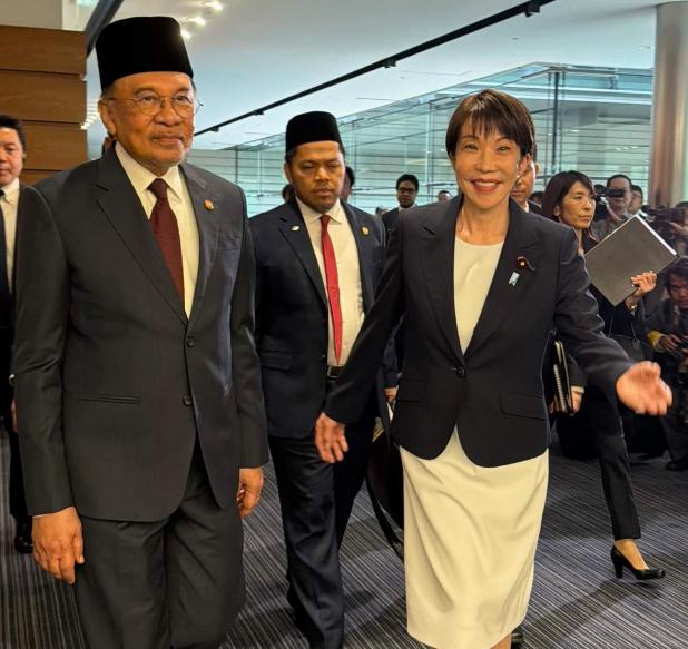 日本修订相关法律、放开武器出口！

6月10日，马来西亚总理专程前往日本东京，与