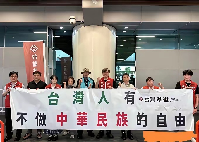 我们强调的是“台湾是中国自古以来的领土”、“台湾人就是中国人”，所以，承认自己是