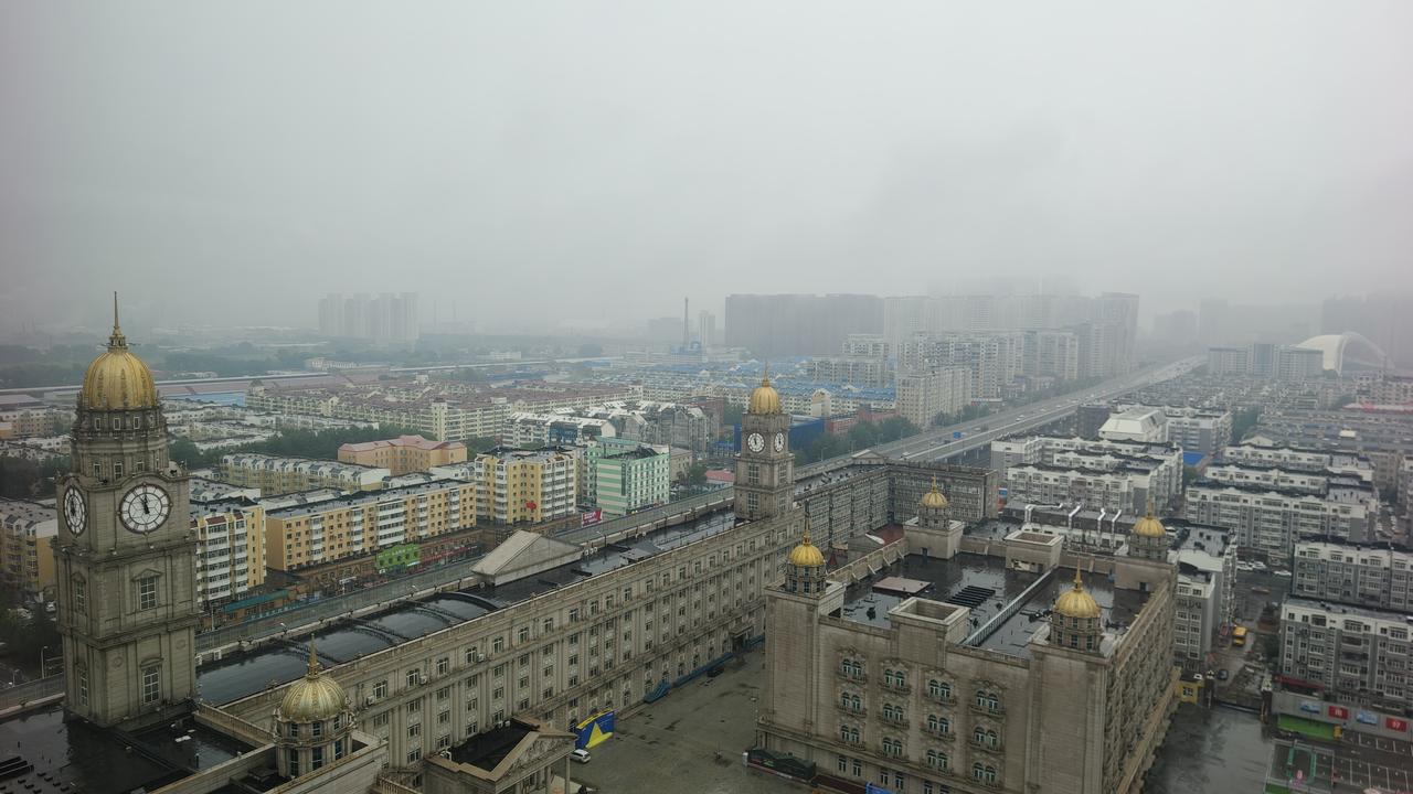 回来二十多天了，每天都很凉，今年哈尔滨没夏天了？