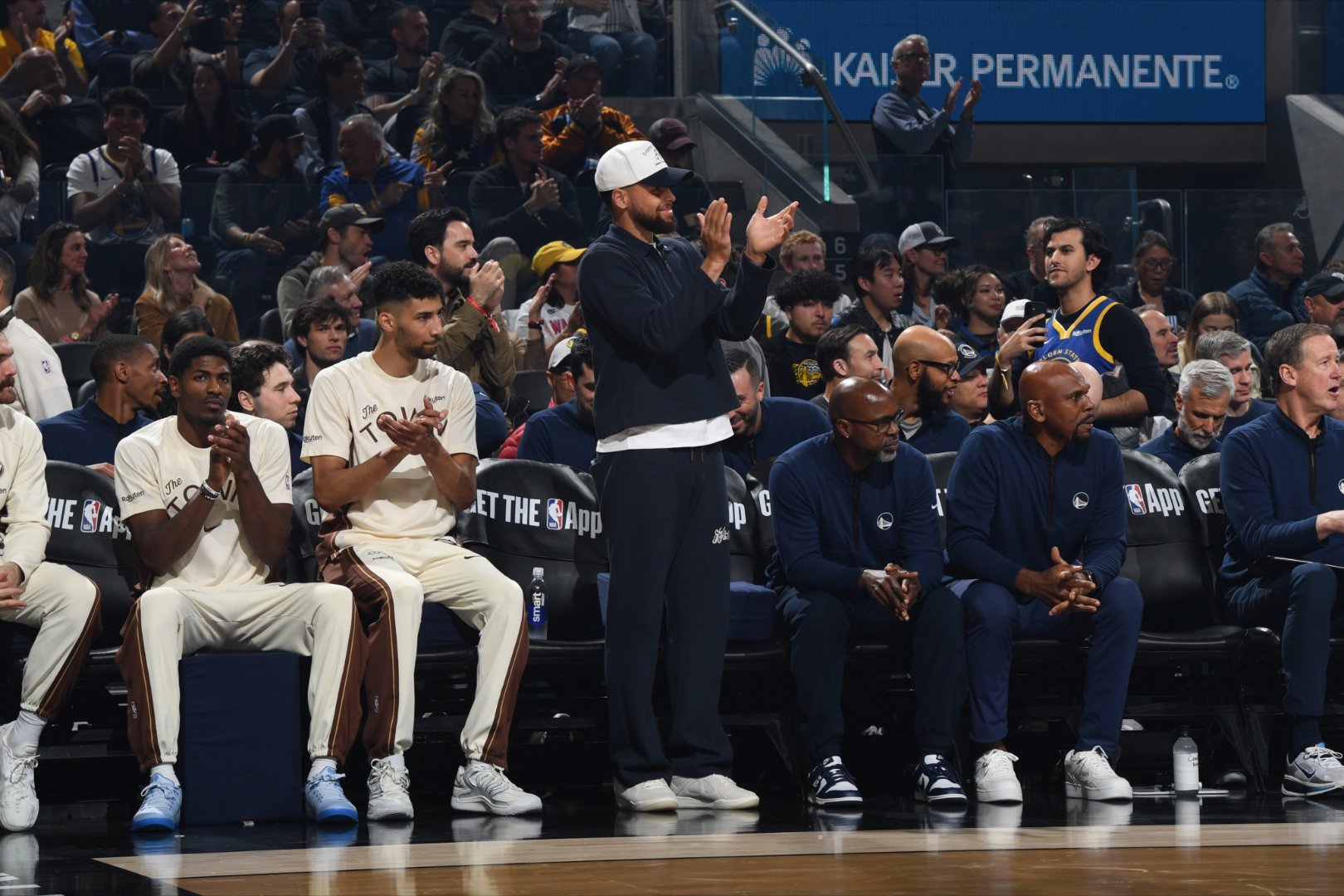 库里今天穿什么快船vs勇士库里