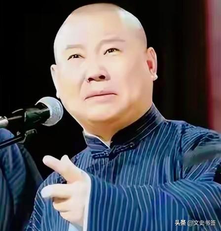 郭德纲谈跨界和反串。老郭说，不管跨界做啥，内核都是相通的，就像自己擅长拍黄瓜，转