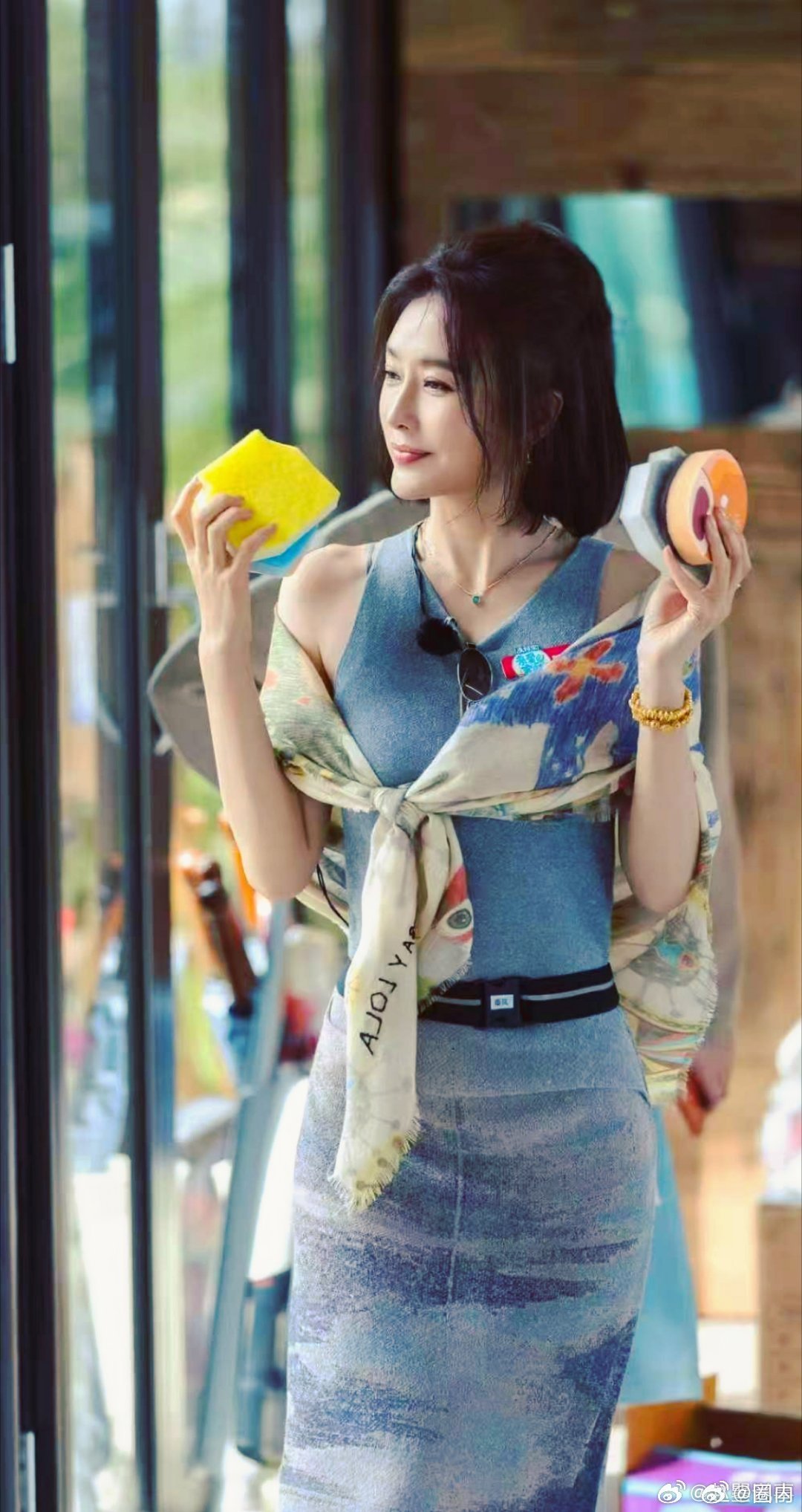秦岚告别亲爱的客栈 《亲爱的客栈》里她一张嘴就是教科书级别，尴尬被她三两句化解，