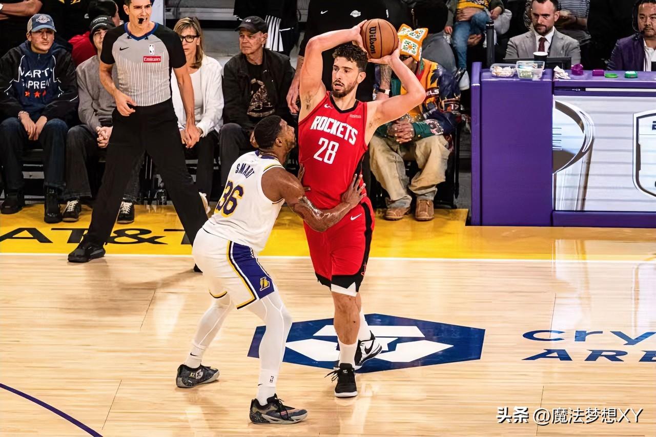 皮尔斯呀皮尔斯，
你是真敢说啊，
谈到季后赛火箭对湖人，他认为
火箭会被绅士横扫