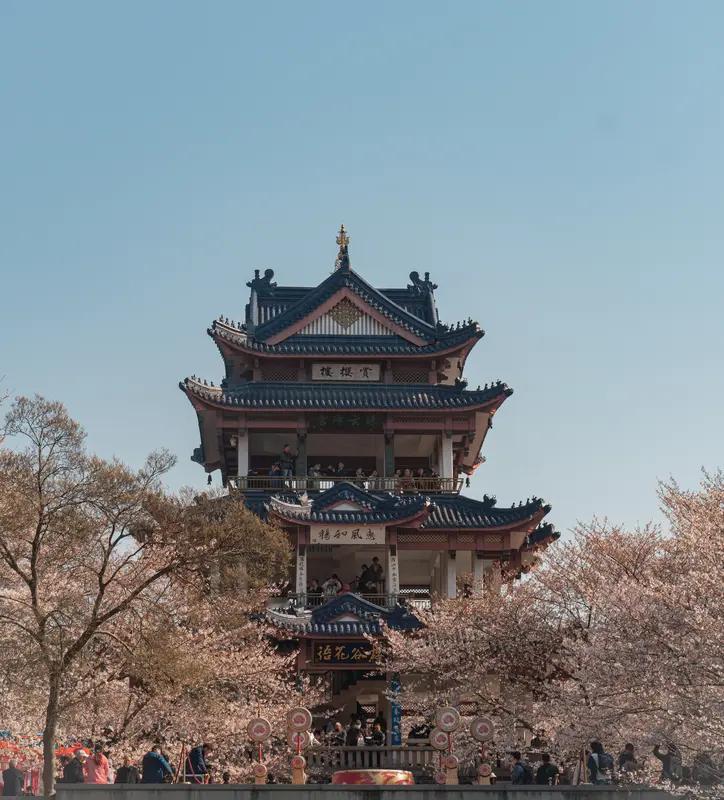 出发吧趁现在，来一场无锡二日游！

第一天，直奔鼋头渚。这里山清水秀，是太湖绝佳