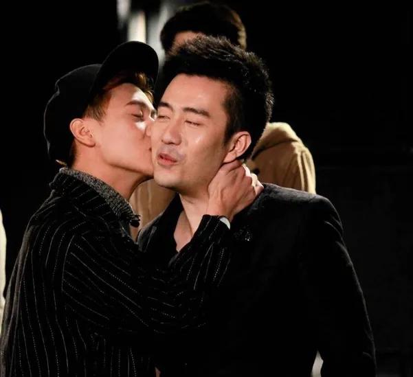 一次节目，主持人问陈欧：“你2年赚11亿，有没有想过超越马云？”陈欧大吃一惊：“