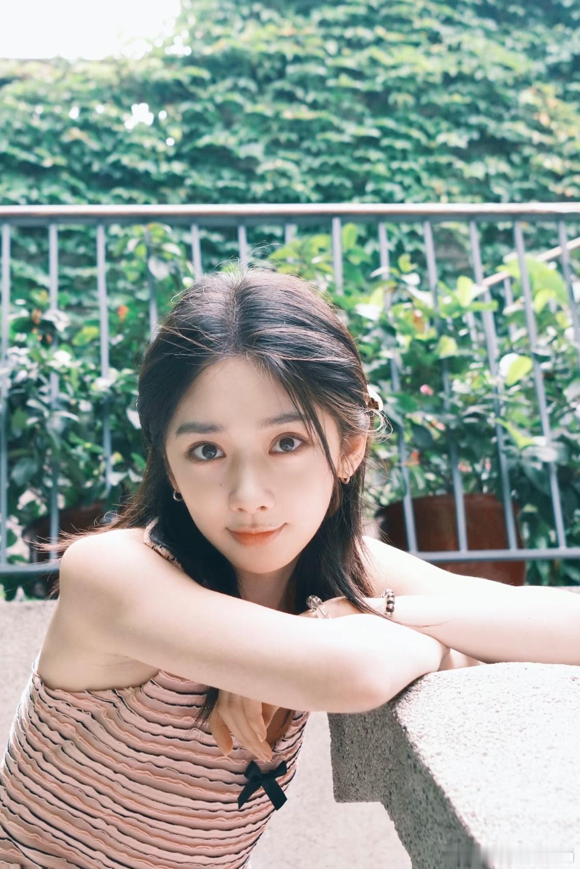 王影璐本名王璐璐 艺名是清冷大女主，本名是软萌小甜妹！这种双面魅力太迷人了，王璐
