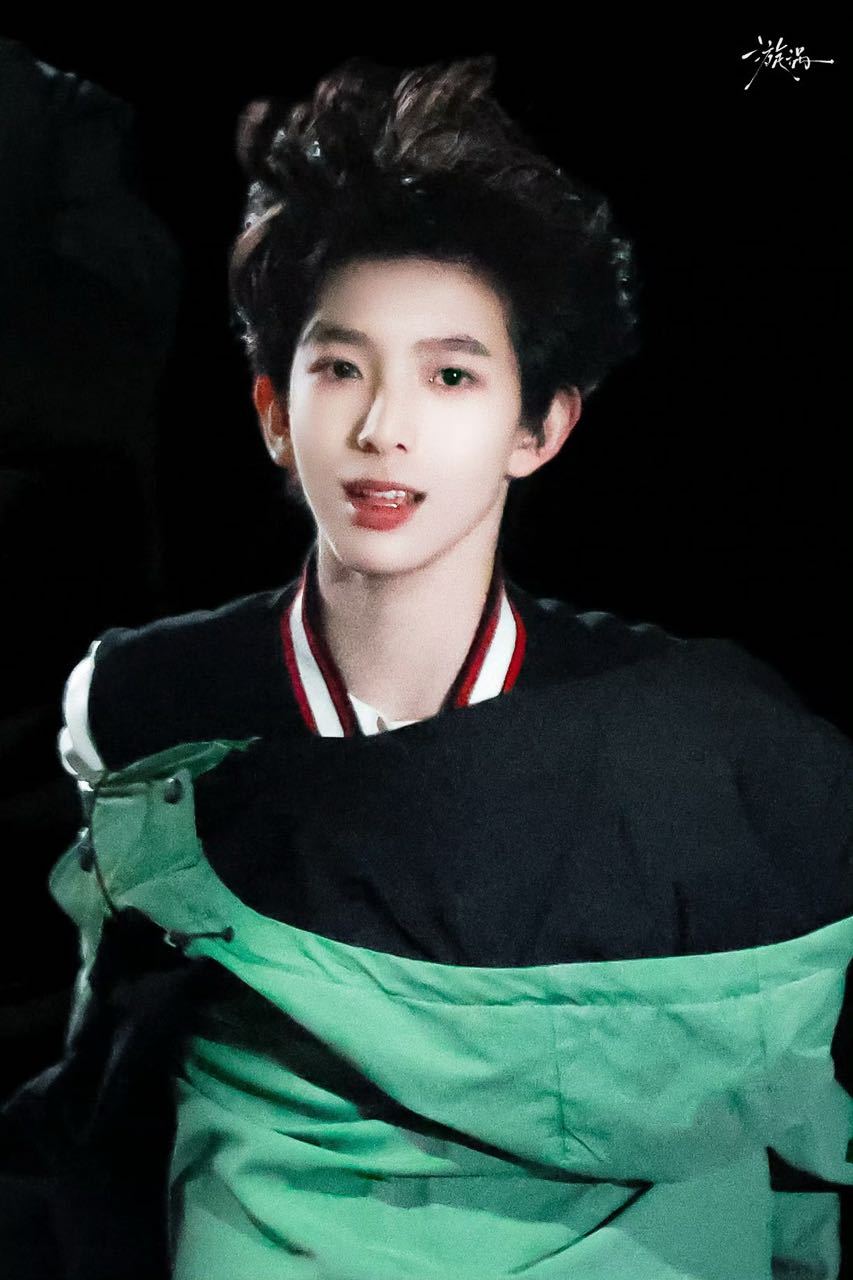 陈浚铭再帅十年也才23岁 这个话题真的戳，陈浚铭现在就已经帅成这样了，哥感满满，