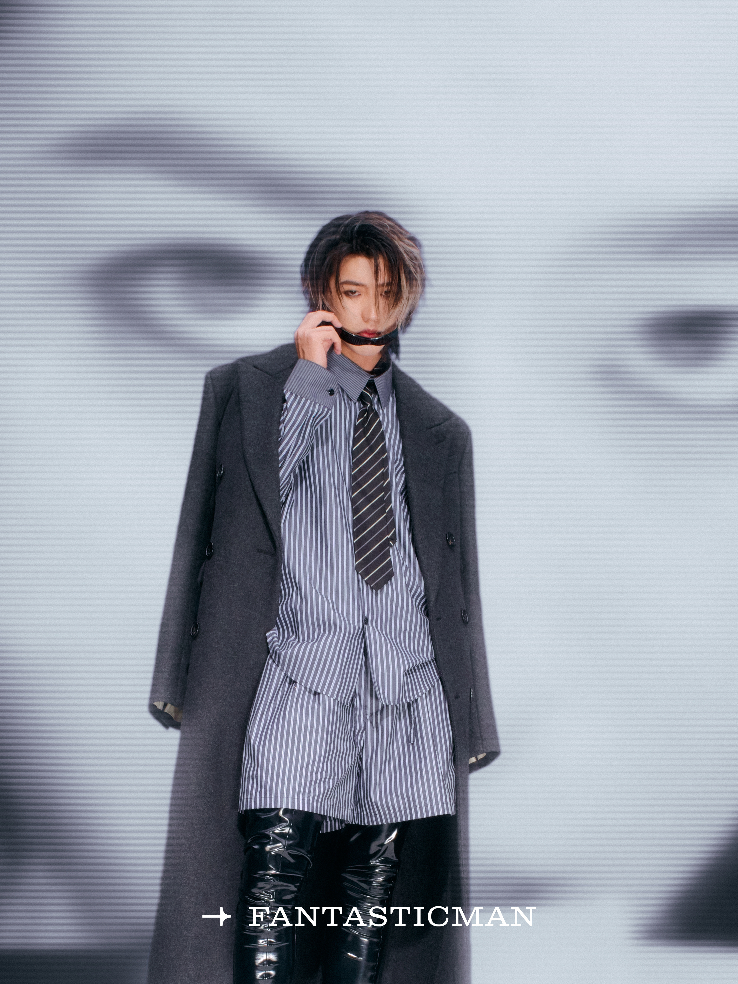FantasticMan蔡徐坤金九封面正式封面发布！蔡徐坤身着Saint Lau