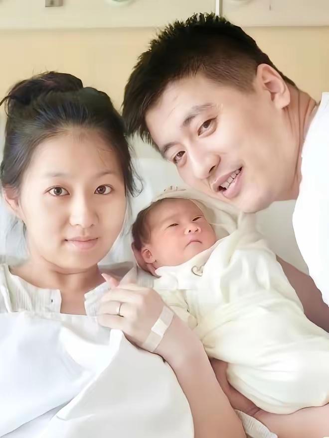 张雪峰太可惜了，老婆8成新，孩子还小。你就这么走了。