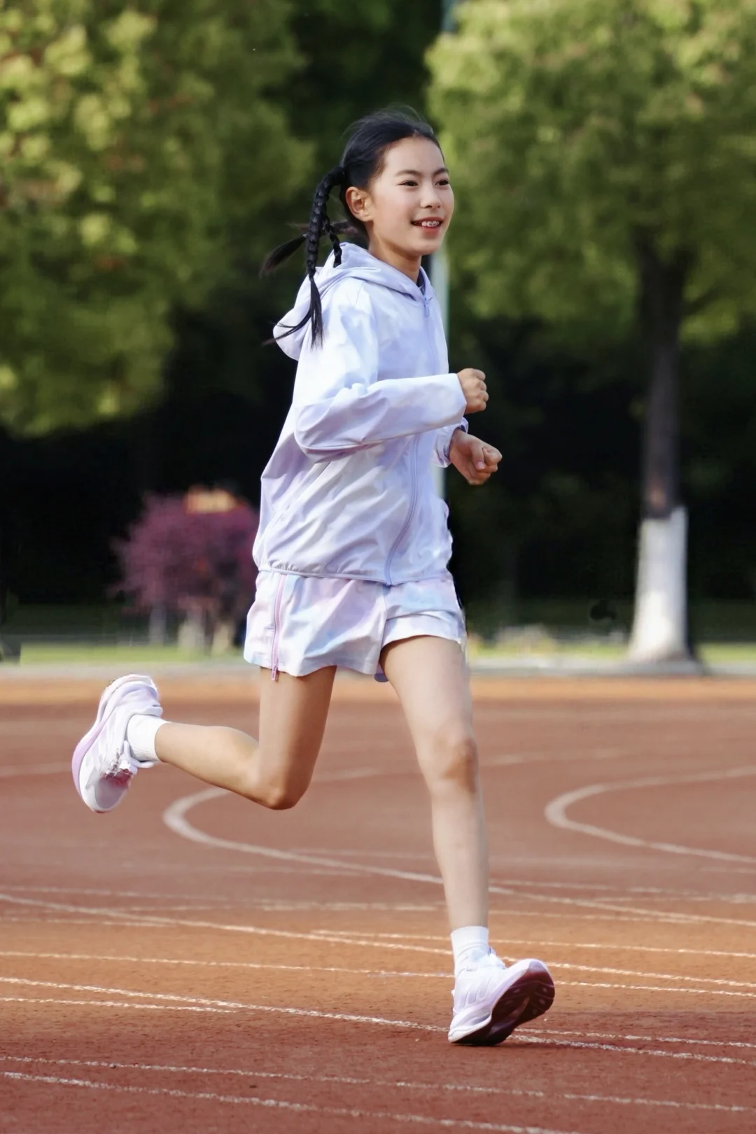 校运会buff拉满！挖宝小学生全能运动鞋