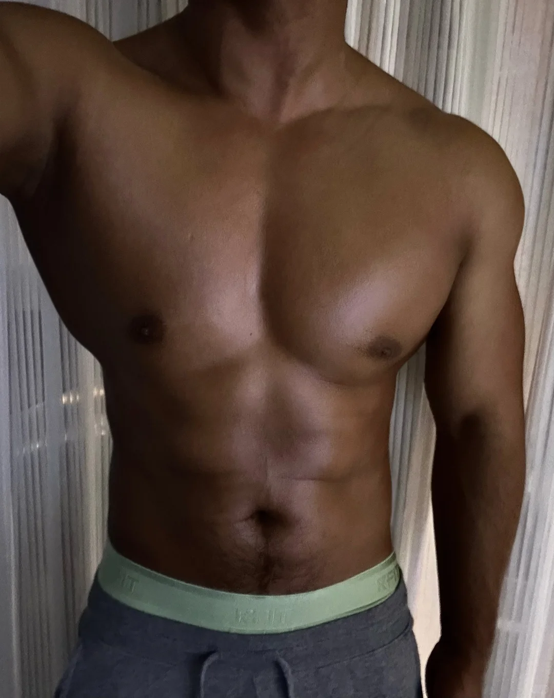 连着晒，皮肤还是晒伤了🖤