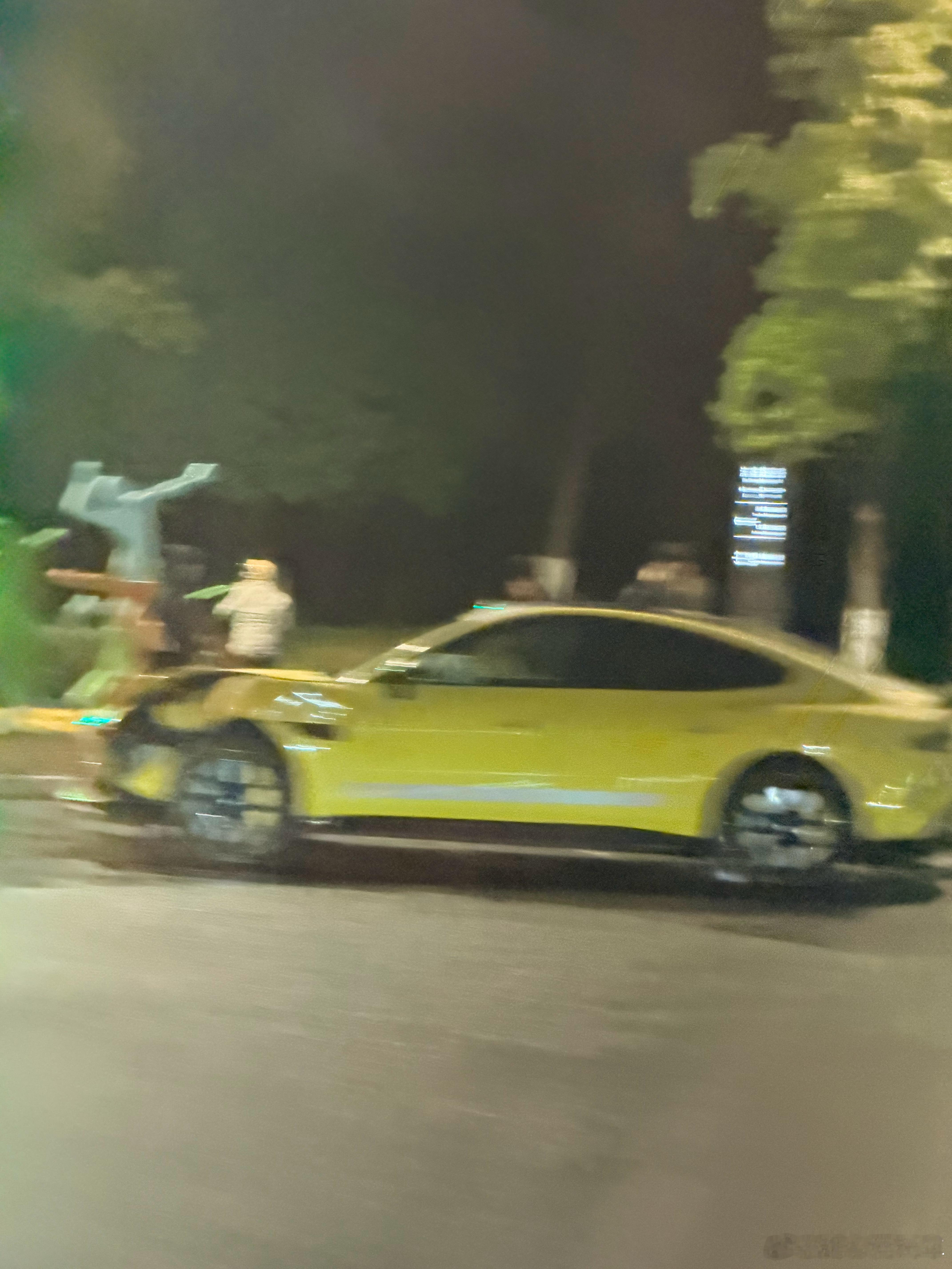 大家还是要敬畏速度啊 小米Su7Ultra小米我与汽车的日常大v聊车