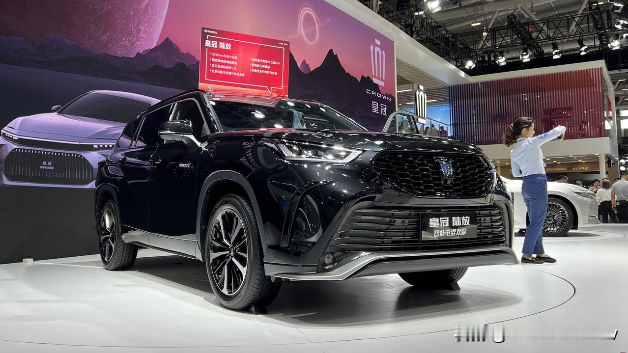 丰田新款汉兰达/新款皇冠陆放亮相大湾区！丰田这边就带来了最近上市的新款汉兰达和皇