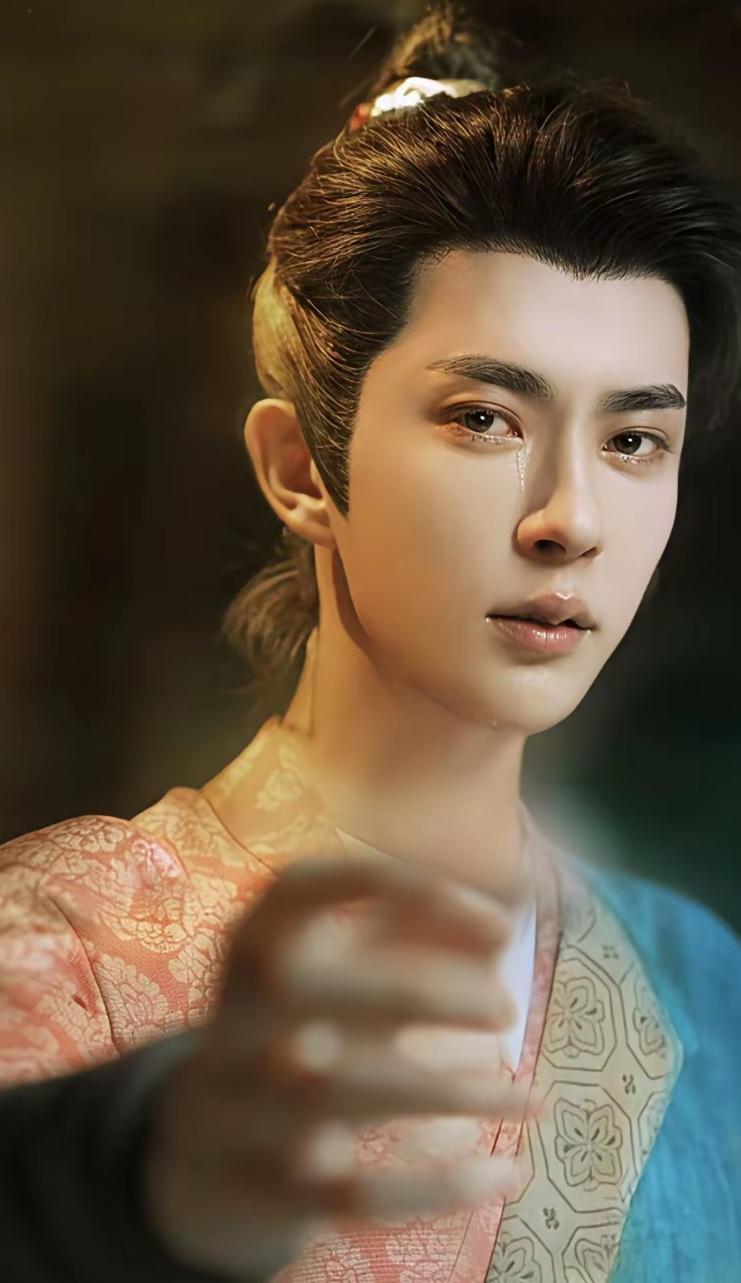 于朦胧在演艺圈里就证明了，选择比努力更重要，就像普通人选择行业一样，于朦胧这些年