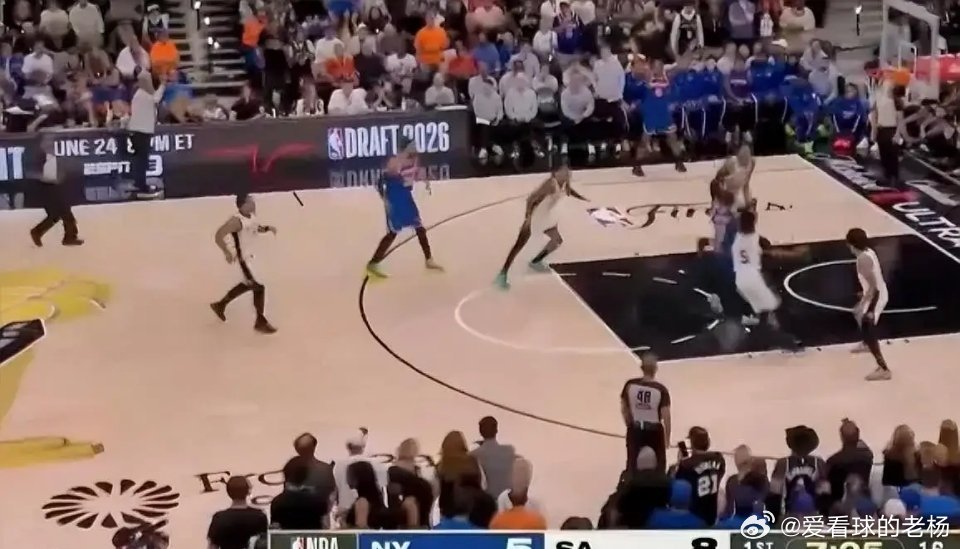 文班亚马icon真是太不给唐斯面子了！在今日NBA总决赛iconG5的第一节比赛