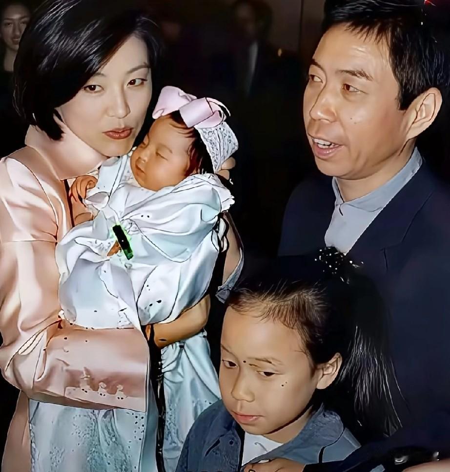 可惜了这么好的基因！
如果生的是两个儿子，
情况就完全不同了！
1996年，42