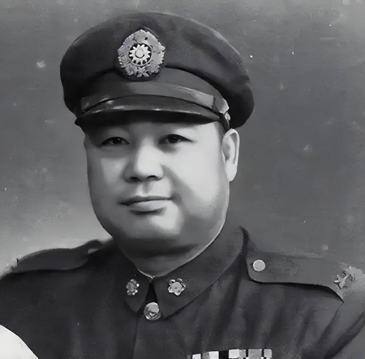 关麟征在香港隐居三十年，晚年与妹妹畅谈祖国统一时感慨：我也身为炎黄子孙！
197