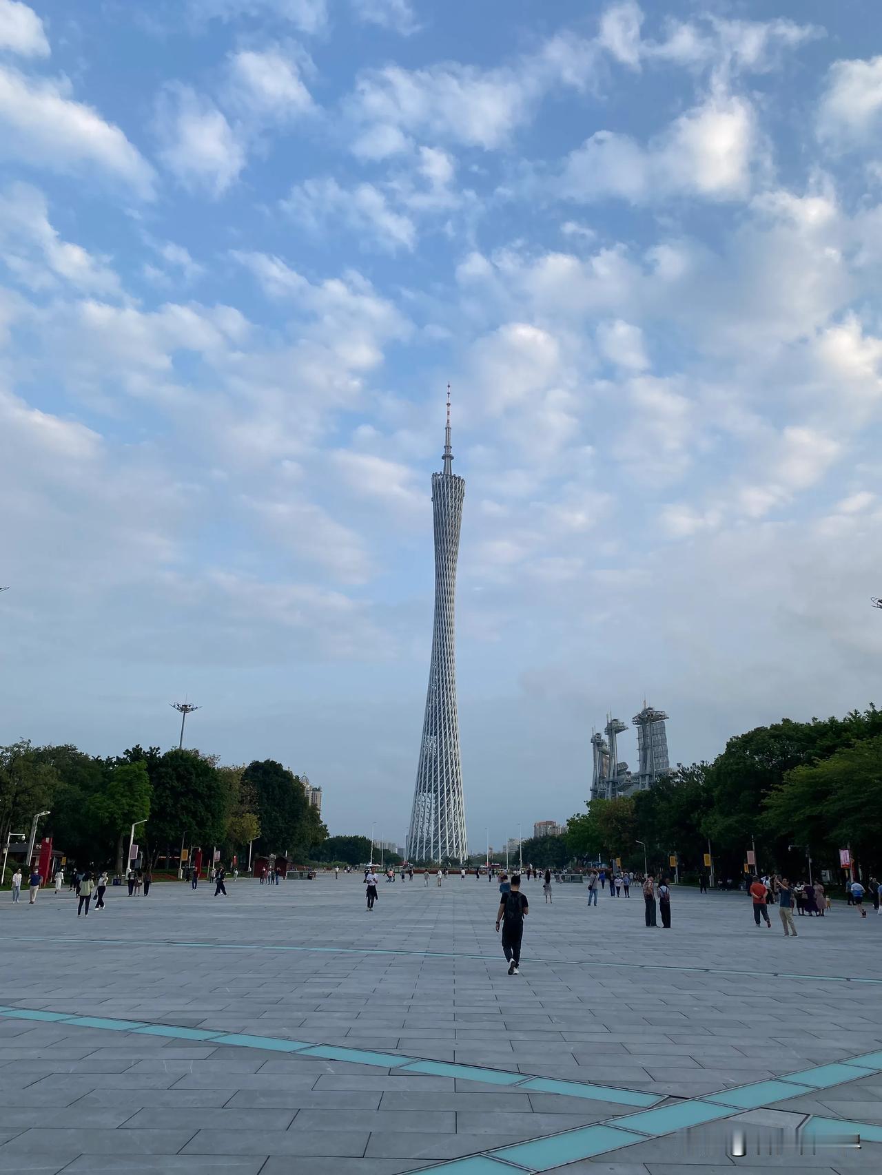 花城广场、海心沙公园、花城汇几乎是我每次来广州必到的地方。无论心情好坏，我都会在