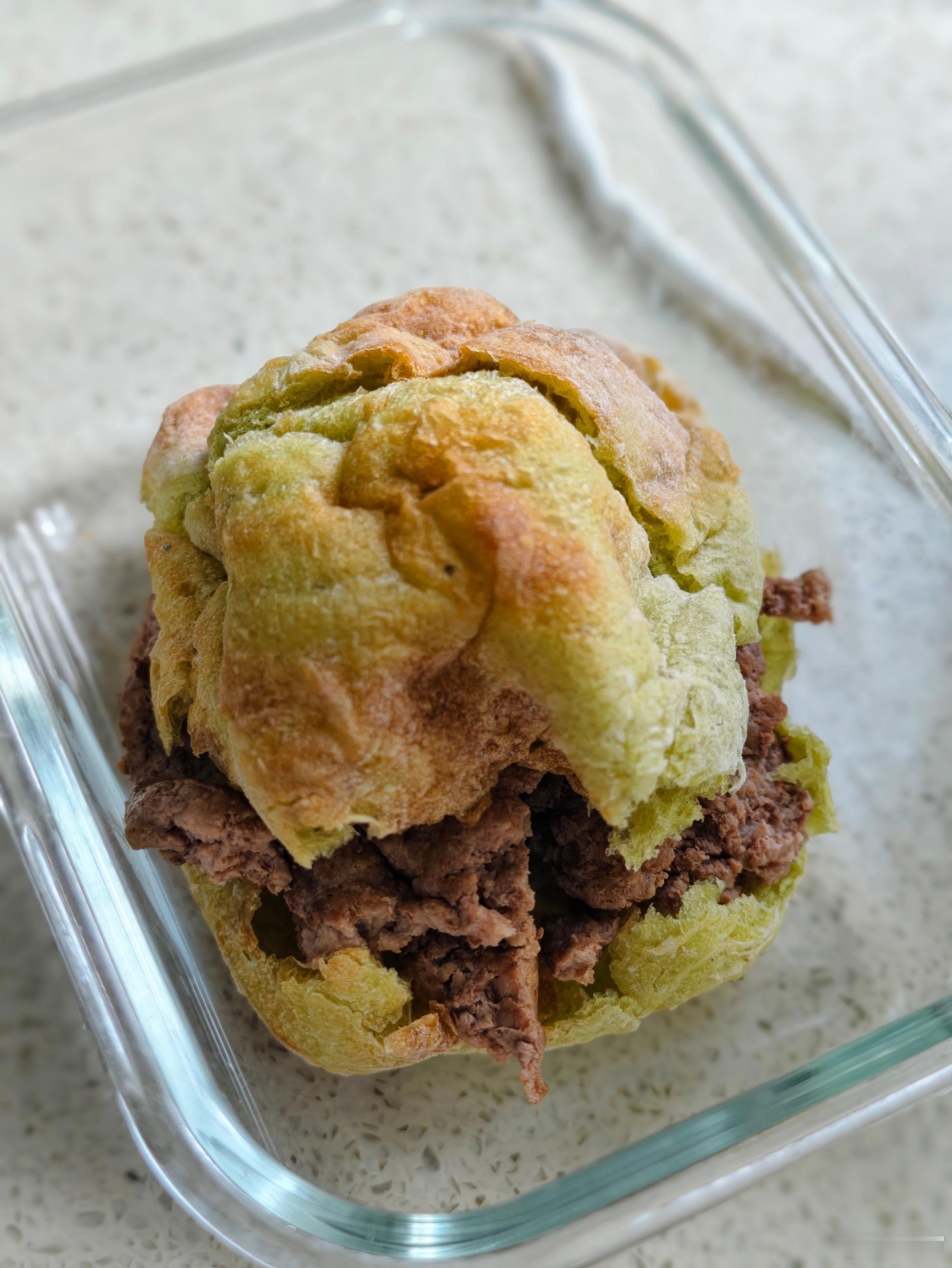 六块腹肌加载中 牛肉饼煎个稀碎早知道买肉馅好了。离营养美食博主又远了一步。 