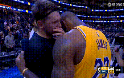 三分投麻了！独行侠127-125击败湖人取得4连胜同时终结对手3连胜！ 埃克萨姆