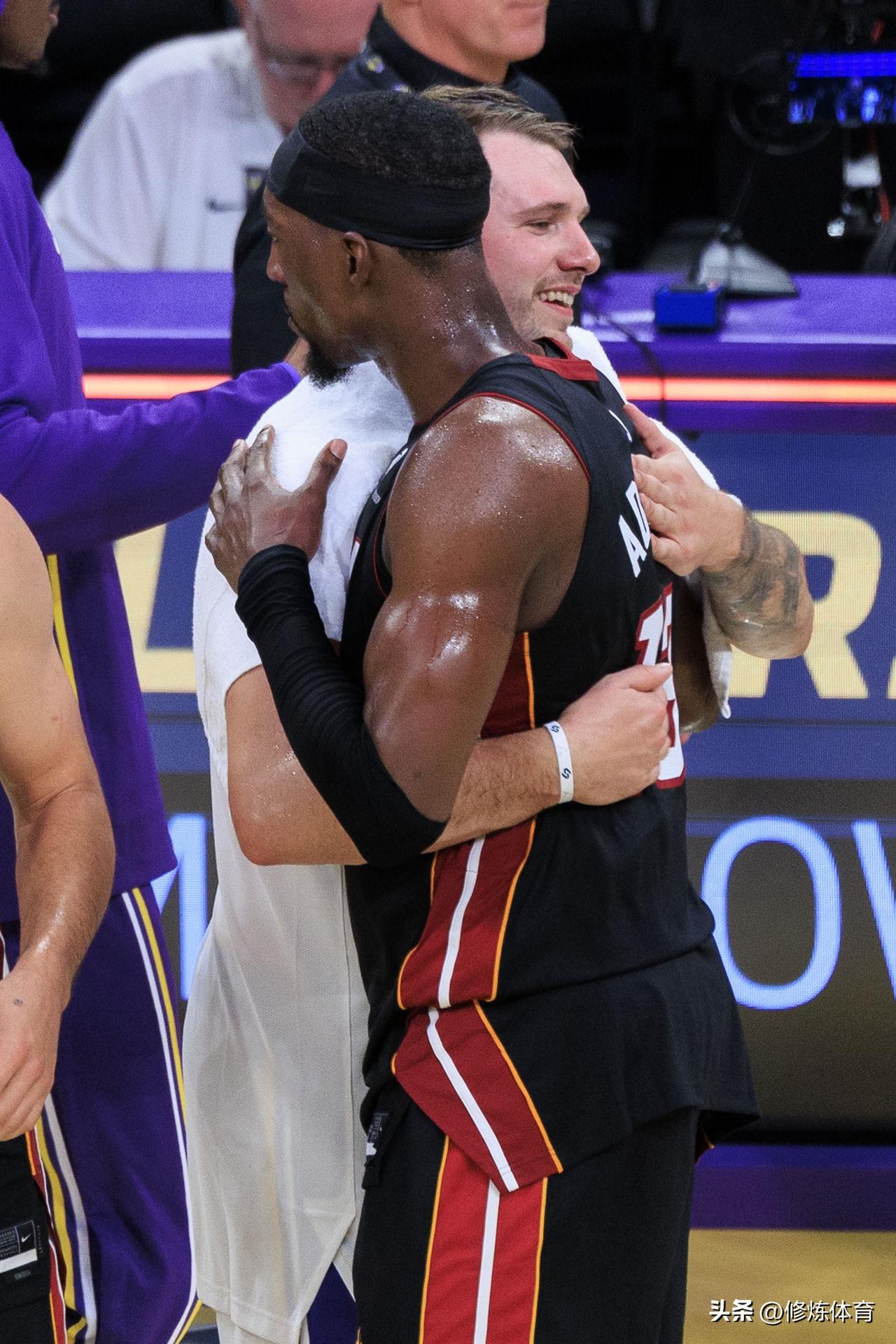 热火太惨了！让东契奇砍下60分，输给湖人遭遇3连败，接下来还有3个强队等着：
