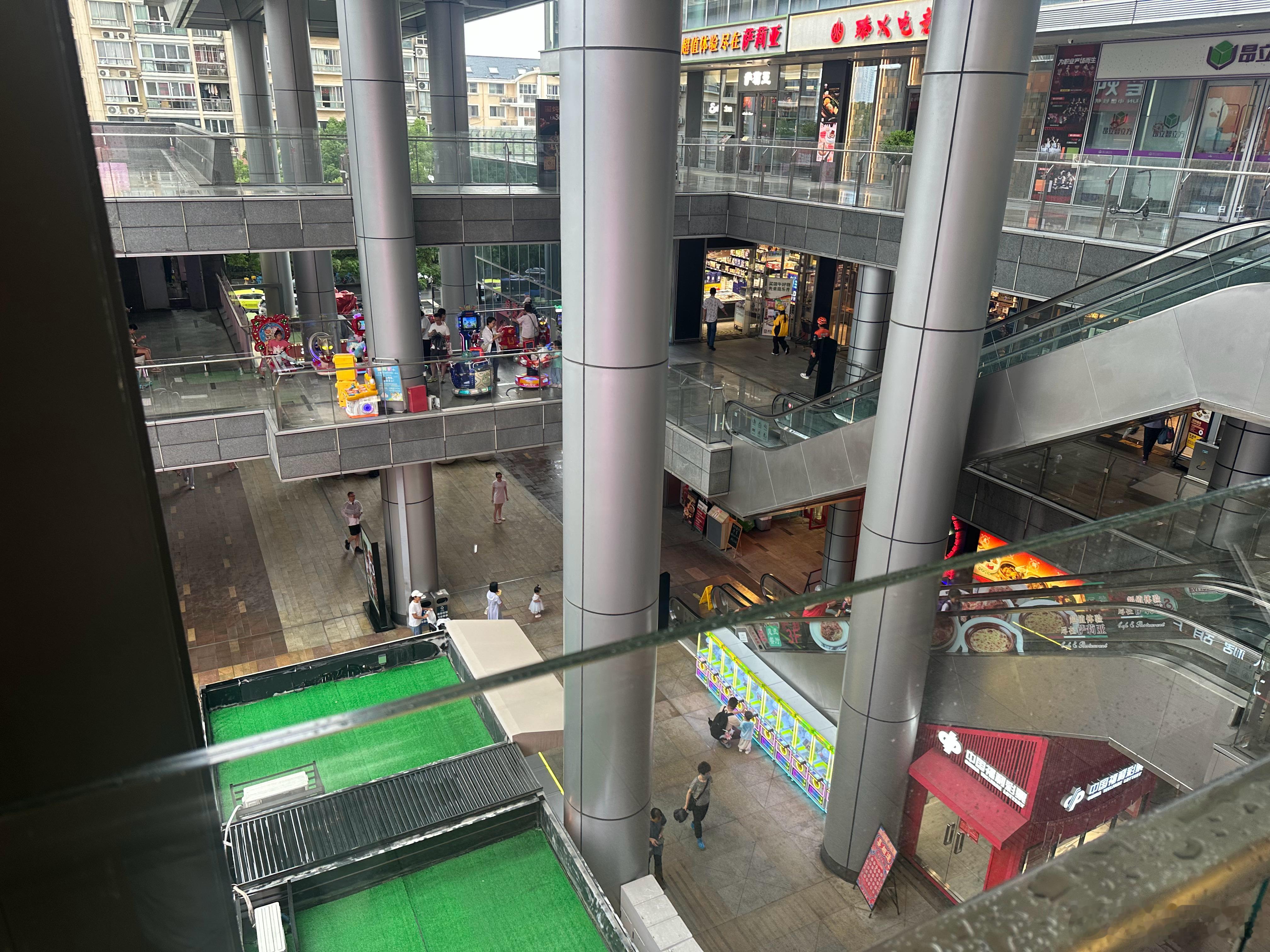雨天，如果不是带娃，你会出门吗？生活手记