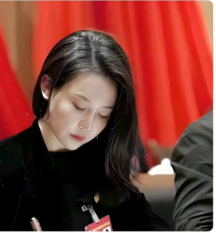 说实话，这应该是体制内颜值天花板了吧！确实漂亮有气质！