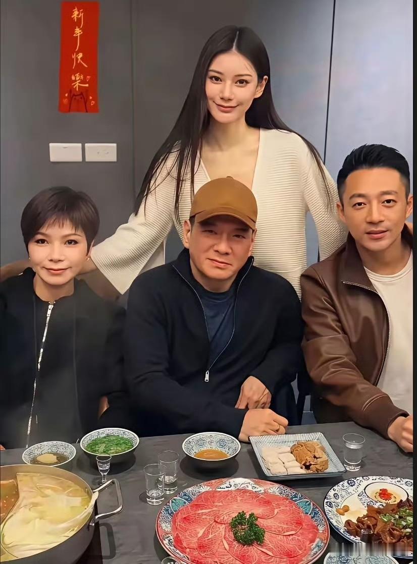 查了下马筱梅她爸，才彻底懂了：真正的门当户对，根本不是钱多少、地位多高，而是家教