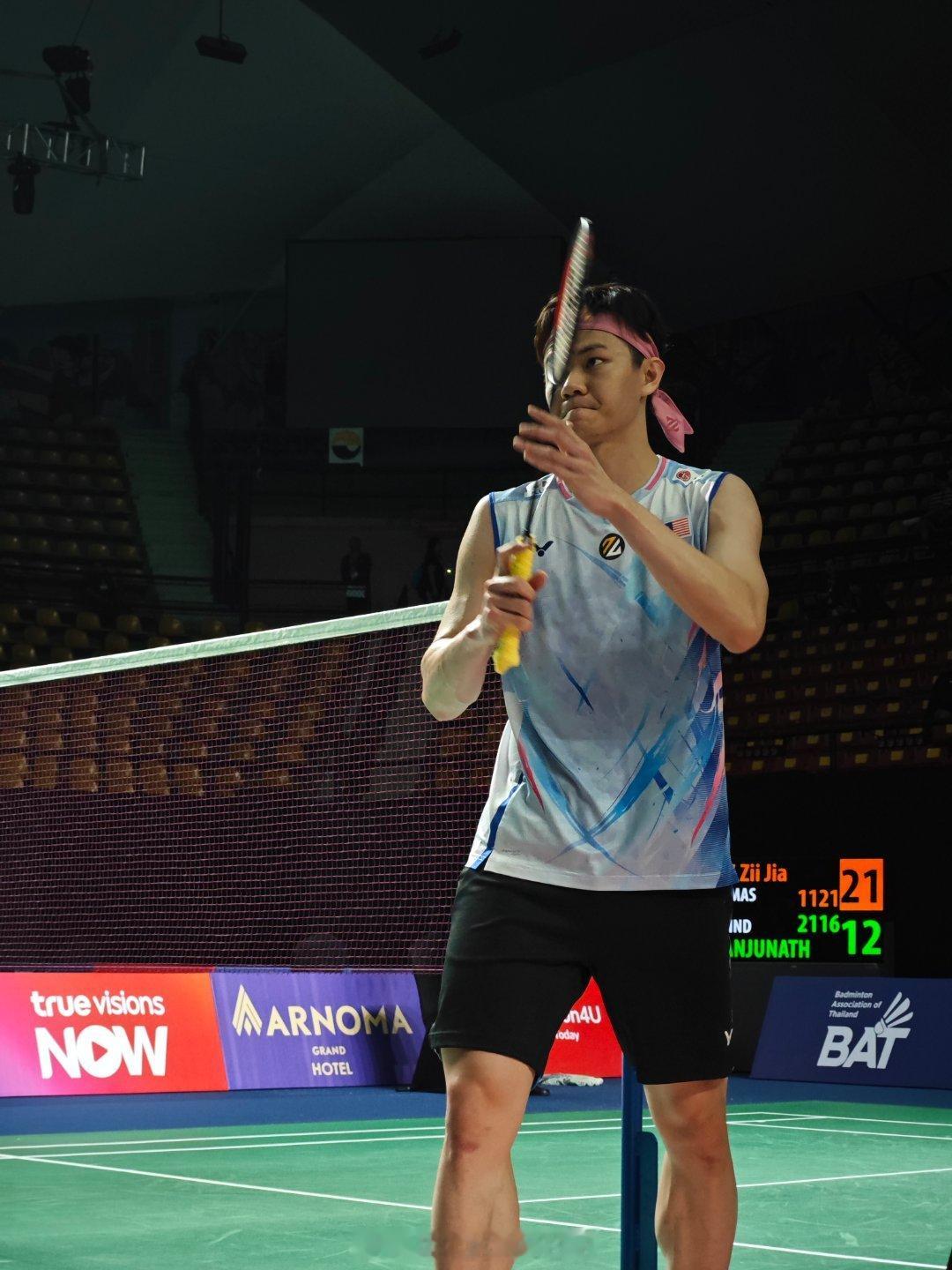 男单 1/8赛 李梓嘉 11-21 21-16 21-15 曼朱纳特2026年泰